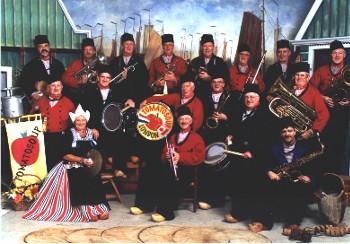 A Dutch Heritage Band.jpg - 38377 Bytes